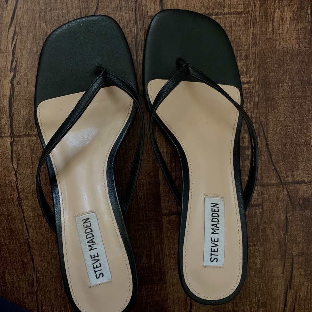Steve Madden Heeled Sandals !! Women’s size 8 !!